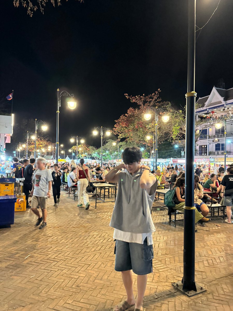 CRAVITY_twt's tweet photo. 🏝🌴
#형준 #크래비티 https://t.co/Bq1m3QEy3Q