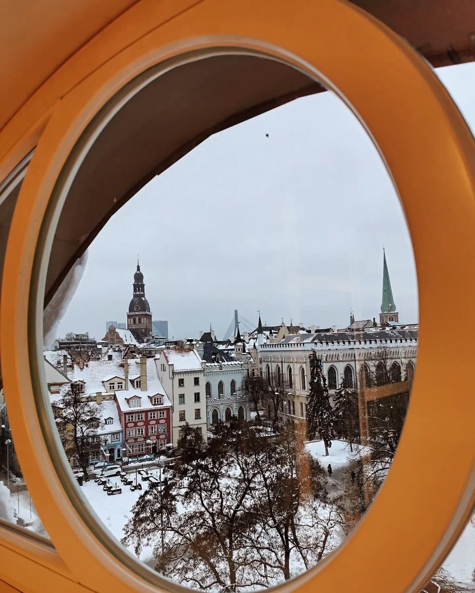 Good morning from a snowy Riga ⛪️🏰🏣🏛️🏩🛕🏨🏫