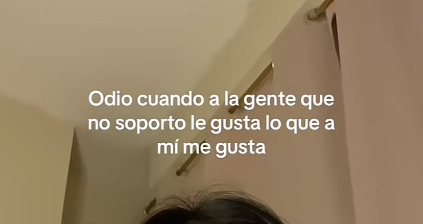 nhslpzm's tweet photo. yo cuando una que me caía mal subía fotos a su historia con canciones de harry https://t.co/rmBnsYxj5G