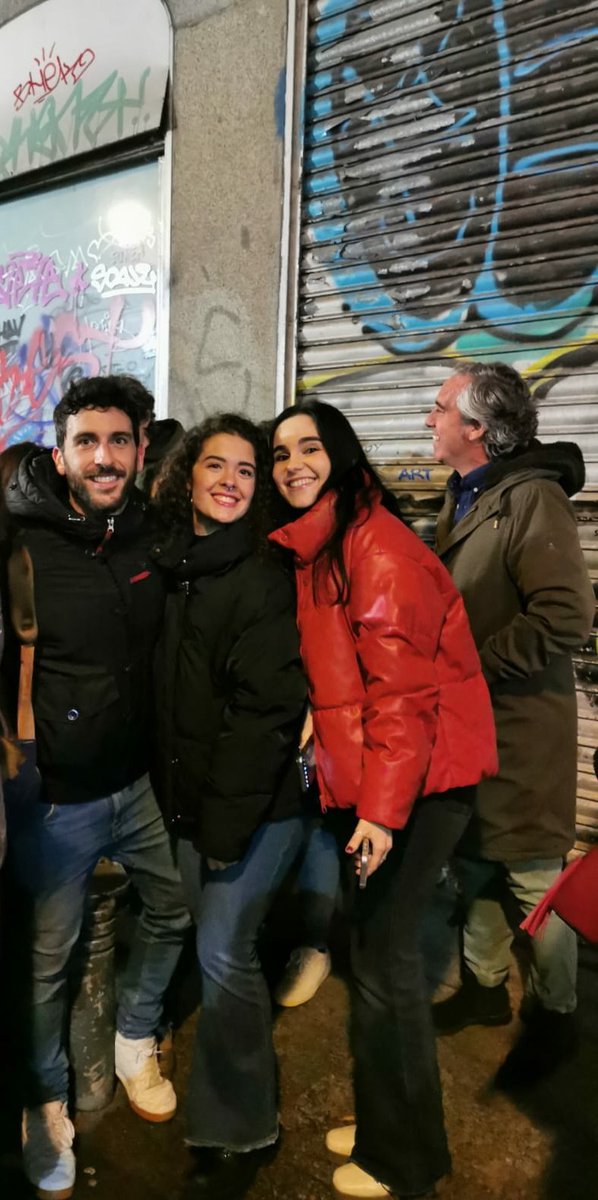 raquelmg01's tweet photo. Llevaba ocho años esperando este momento, ahora puedo decir que la espera ha merecido la pena 🥺💚 @AlvaroGango
Gracias, gracias y gracias. Anoche fui muy feliz 💜 https://t.co/9bwQ47a87u