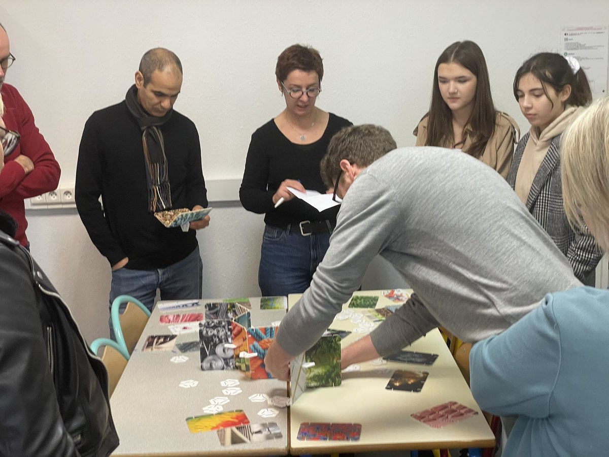 CeMontand's tweet photo. Dans le cadre d’un projet sur le travail personnel de l’élève, le collège et @canope_61 réfléchissent à l’aménagement des espaces « hors classe » pour stimuler l’autonomie. #nefle https://t.co/kJaU6cEh4h