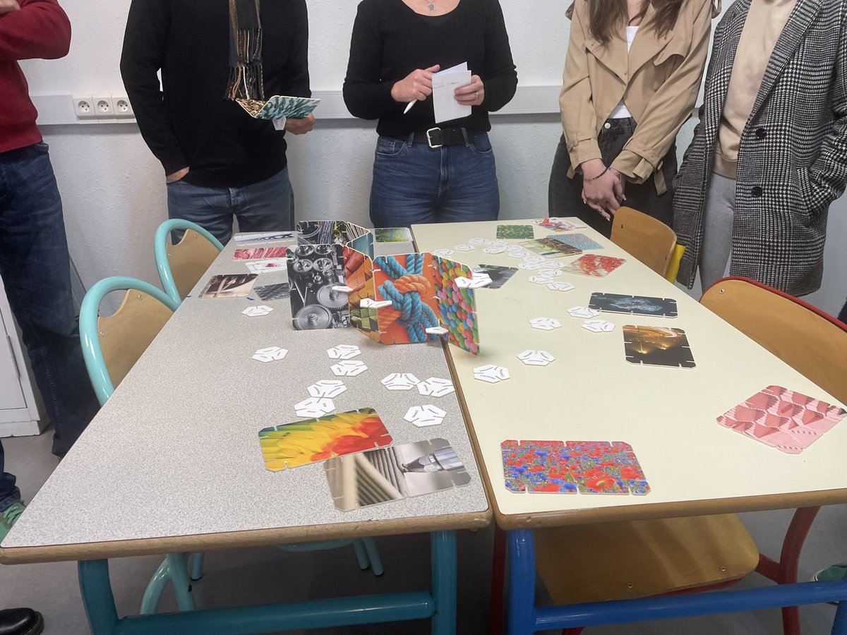 CeMontand's tweet photo. Dans le cadre d’un projet sur le travail personnel de l’élève, le collège et @canope_61 réfléchissent à l’aménagement des espaces « hors classe » pour stimuler l’autonomie. #nefle https://t.co/kJaU6cEh4h