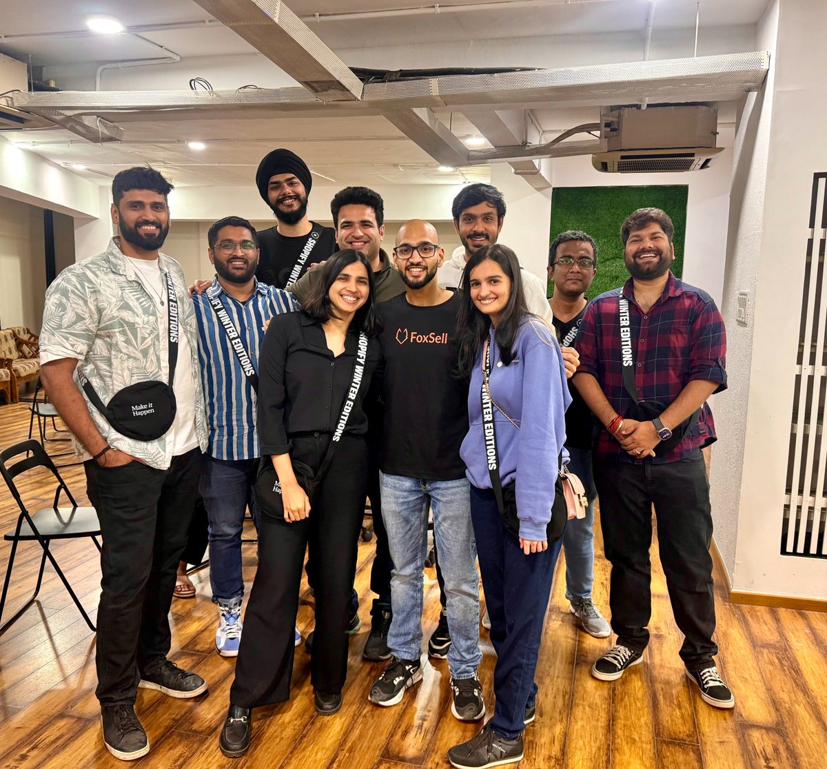 PrakharS96's tweet photo. Hosted an incredible unofficial @Shopify Partner Meetup! 🚀 A major milestone for @foxsellapp with amazing turnout & insights. 

Grateful for the support from our sponsors (@adhithya_vijai, @kinngh, @swymit , @heymantle)  friends, and speakers (@arvindax, @kinngh, @eternerd, @ayushsoni1001, @arunaugustine). Special shoutout to @tryeventhq for the perfect venue & @gareebdesigner for top-notch merch. Stay tuned for future events! 

#ShopifyPartnerMeetup #Gratitude 🦊👋