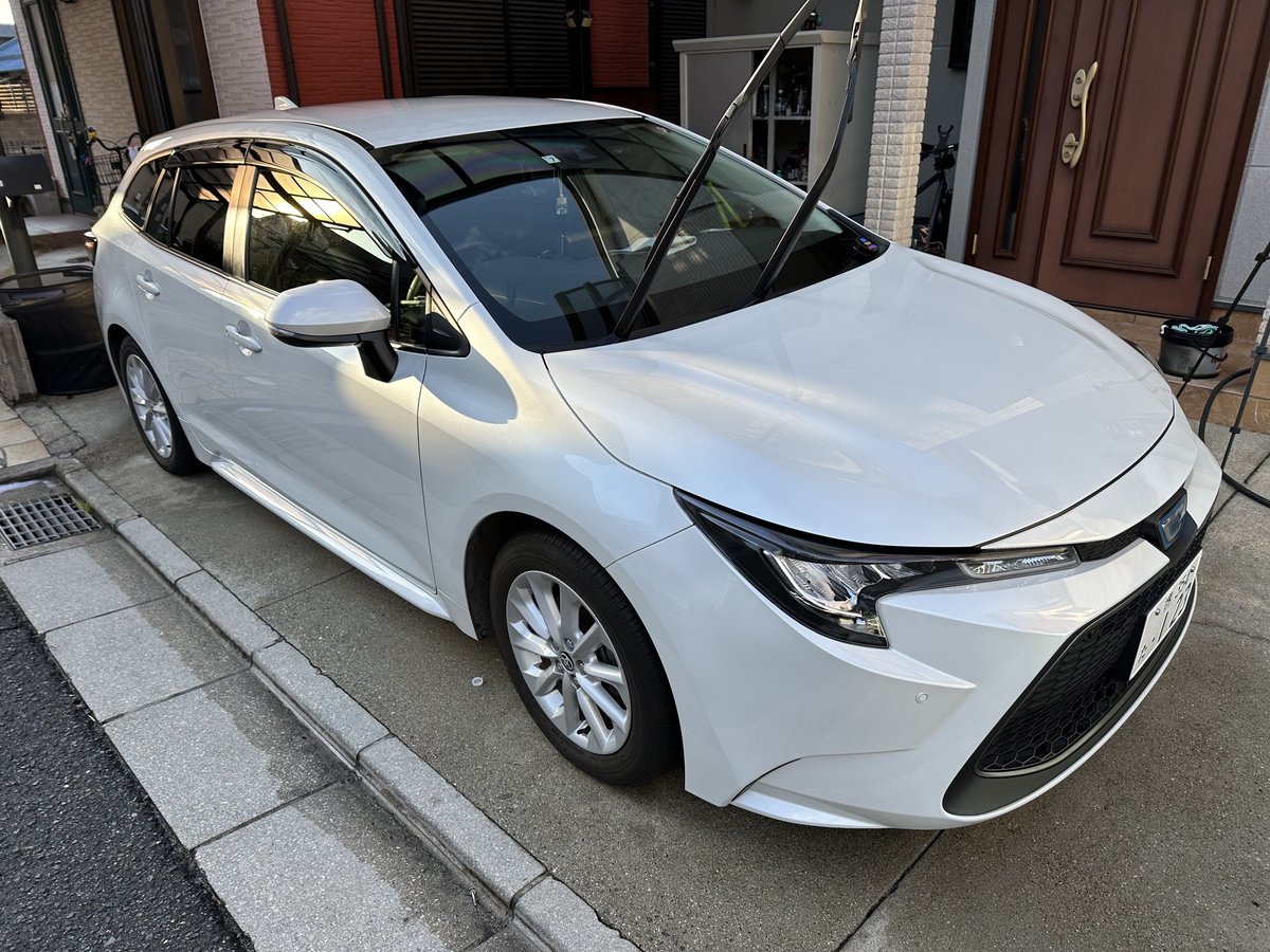 todo1018's tweet image. 昨日はオートメッセ…
疲れましたが…楽しかったです

そして本日はいつも通りに朝からウォーキング
そしてお昼からは昨日一昨日の雨でドロドロになったカローラの洗車

本日のメニュー
3ph洗車
#BLUEMIX
プレウォッシュ　アルカリ
amzn.to/3HTHUeD
アシッドプレウォッシュ　酸性…