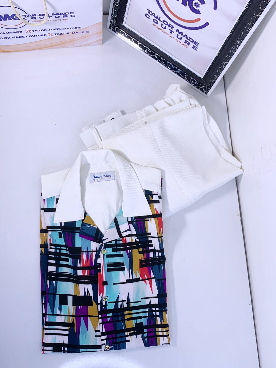 Tailor_Made_C's tweet photo. Picture this 🤔…You have an hangout with friends this coming weekend and the dress code is to be a casual outfit; in what frame are you pulling up in? Frame A or B ?

…
Price- 25,000 naira 
Location- Ilorin
Production takes 3-5 working days
…

Send a DM to order!! https://t.co/SZ7qnbX9LC