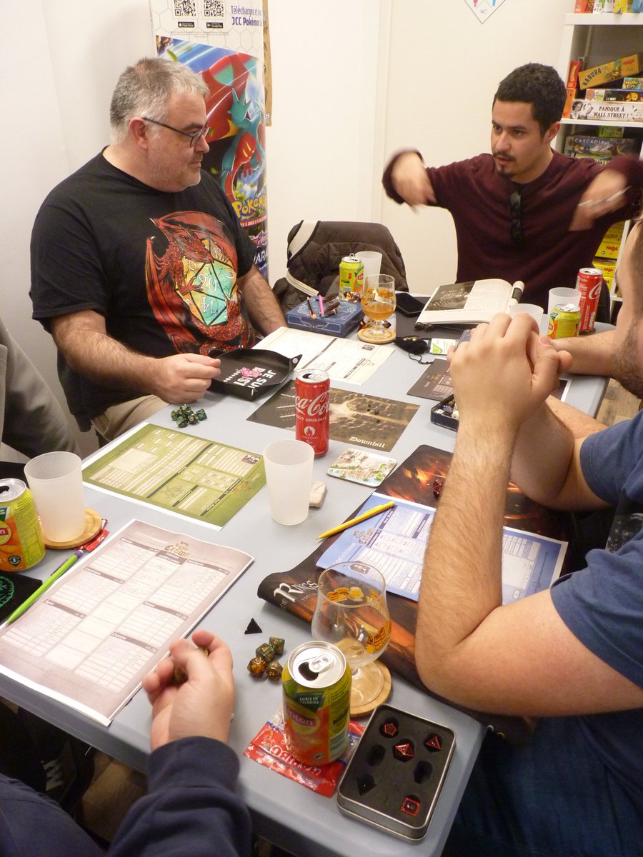 legacyotcrown's tweet photo. FLASHBACK #3 🎅 : Décembre 2023 : L'enquête se poursuit à @ludotrottersalon (Salon-de-Provence)
Nous avons pu faire tester le Kit d'initiation à l'occasion d'un événement organisé par la boutique ! Suspens, rires et idées farfelues des joueurs étaient au RDV 🤫 https://t.co/5qGNwYn9Oa