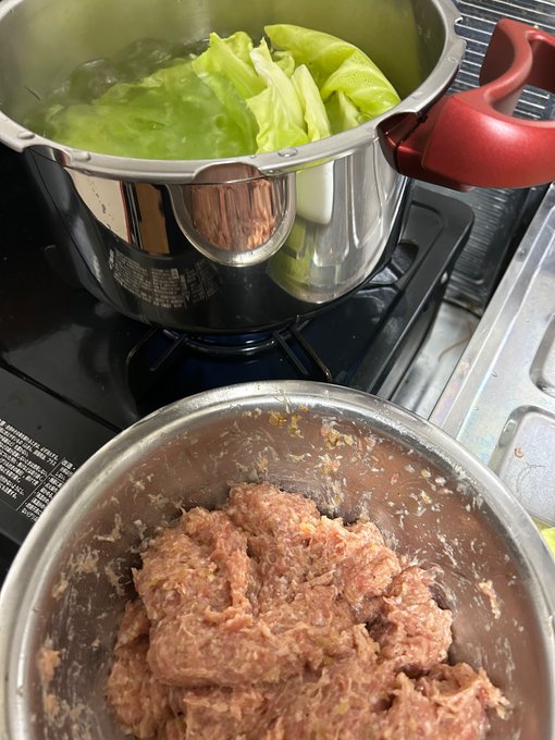 今日は初めて作る料理に挑戦しております 