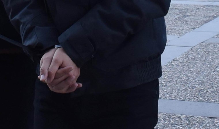 cumhuriyetgzt1's tweet photo. İzmir merkezli FETÖ operasyonu: 9 gözaltı
https://t.co/QtqZpUX9T9 https://t.co/O9JmoNMgOJ