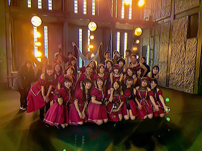 先日、有村智美さんと一緒にアラフォーアイドル輝けプロジェクトさんのMV撮影のお手伝いに行ってきましたー!いくつになっても歌って踊ってる人は輝いてるな!と感じました!本当に素敵「All Together限界超えよ!」MV公開が楽しみです 