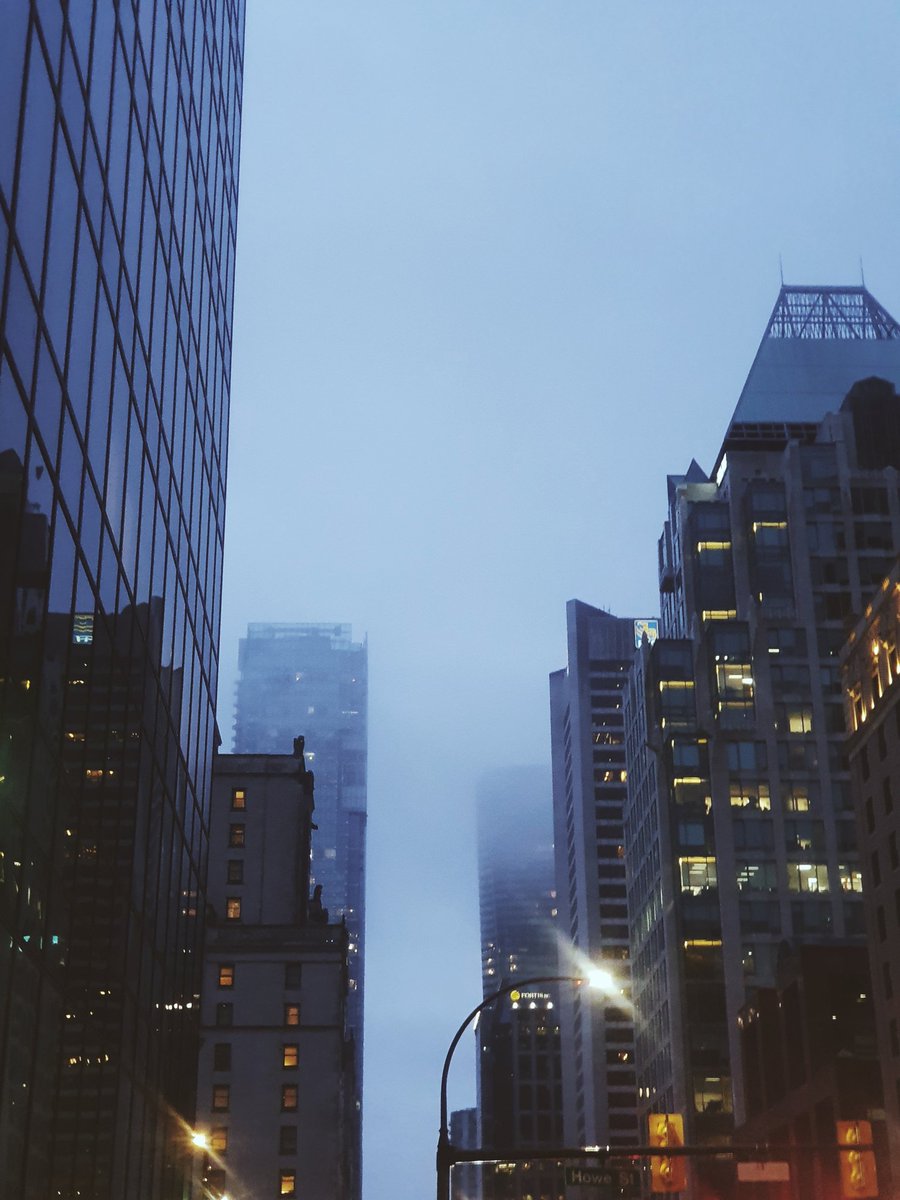 justsimplysid's tweet image. #Vancouver in its utmost dreamy state. @SamsungCanada Despite the light glare issues, my 4 year old #S10 is still killing it when it comes to #photography. #VSCO has been my go-to colour correction app, without a doubt! 🤌