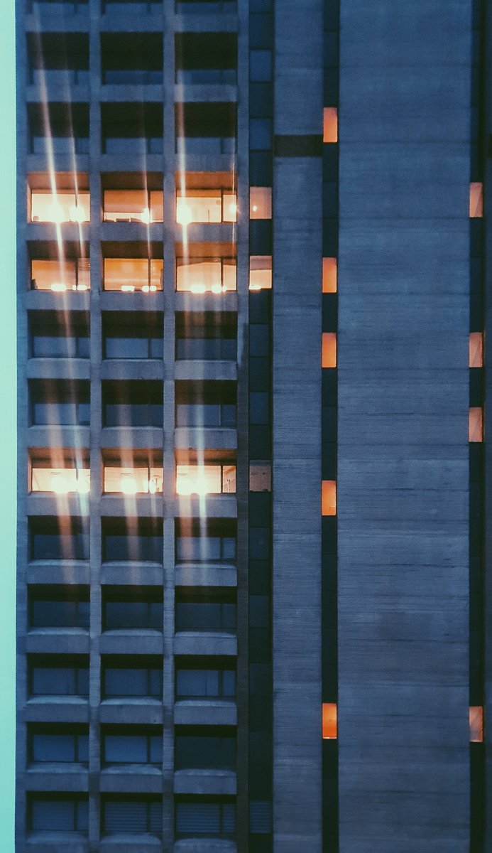 justsimplysid's tweet image. #Vancouver in its utmost dreamy state. @SamsungCanada Despite the light glare issues, my 4 year old #S10 is still killing it when it comes to #photography. #VSCO has been my go-to colour correction app, without a doubt! 🤌