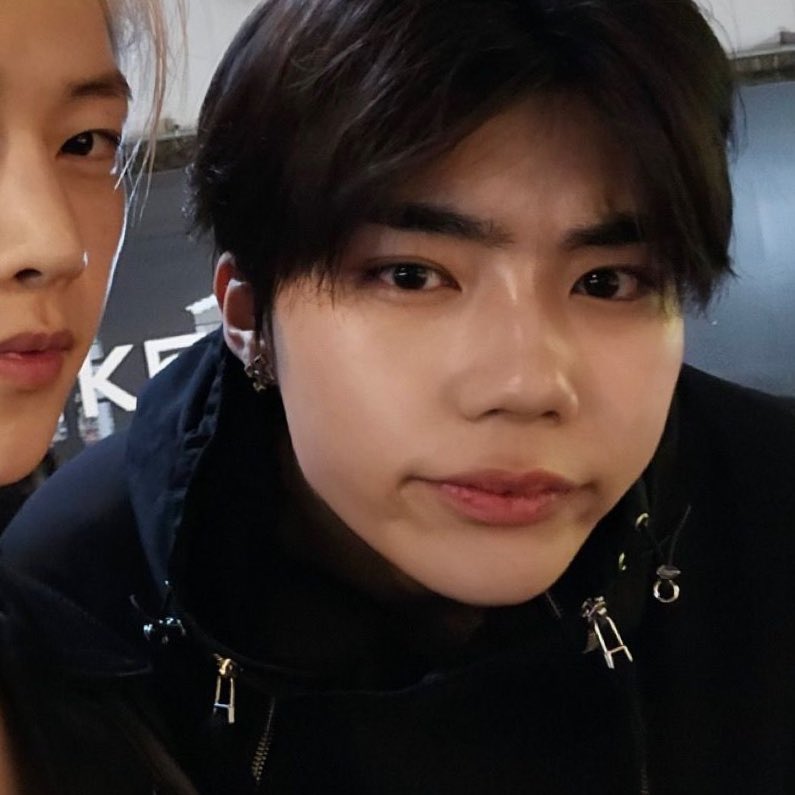 동그랗고
귀엽다