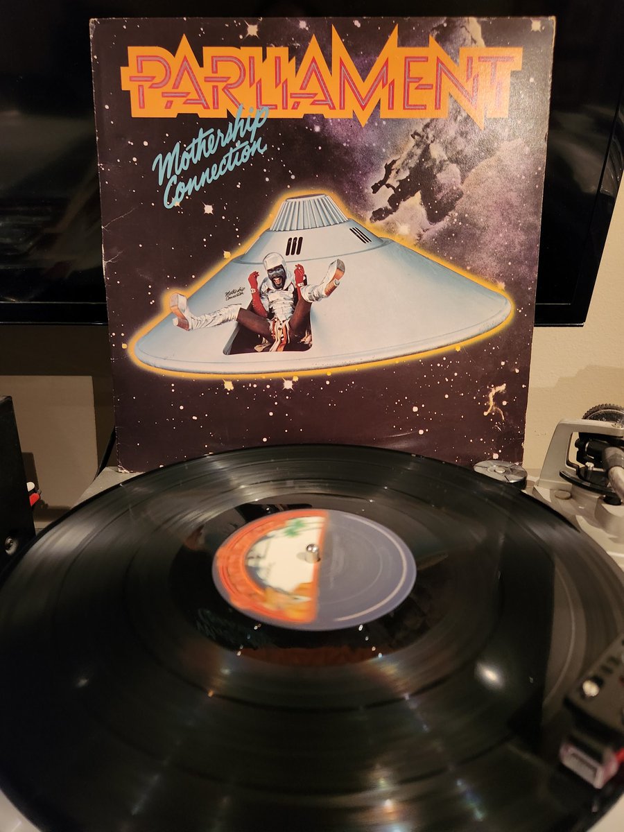 SpinVinyl1's tweet image. Time to get funked up with the Mothership Connection by Parliament. One of the best funk albums ever and highly sampled in rap.  You can't help but groove to this!
#Parliament #MothershipConnection #Pfunk #UnfunkyUFO #NightOfTheThumpasorusPeoples #WEFUNK #vinylrecords