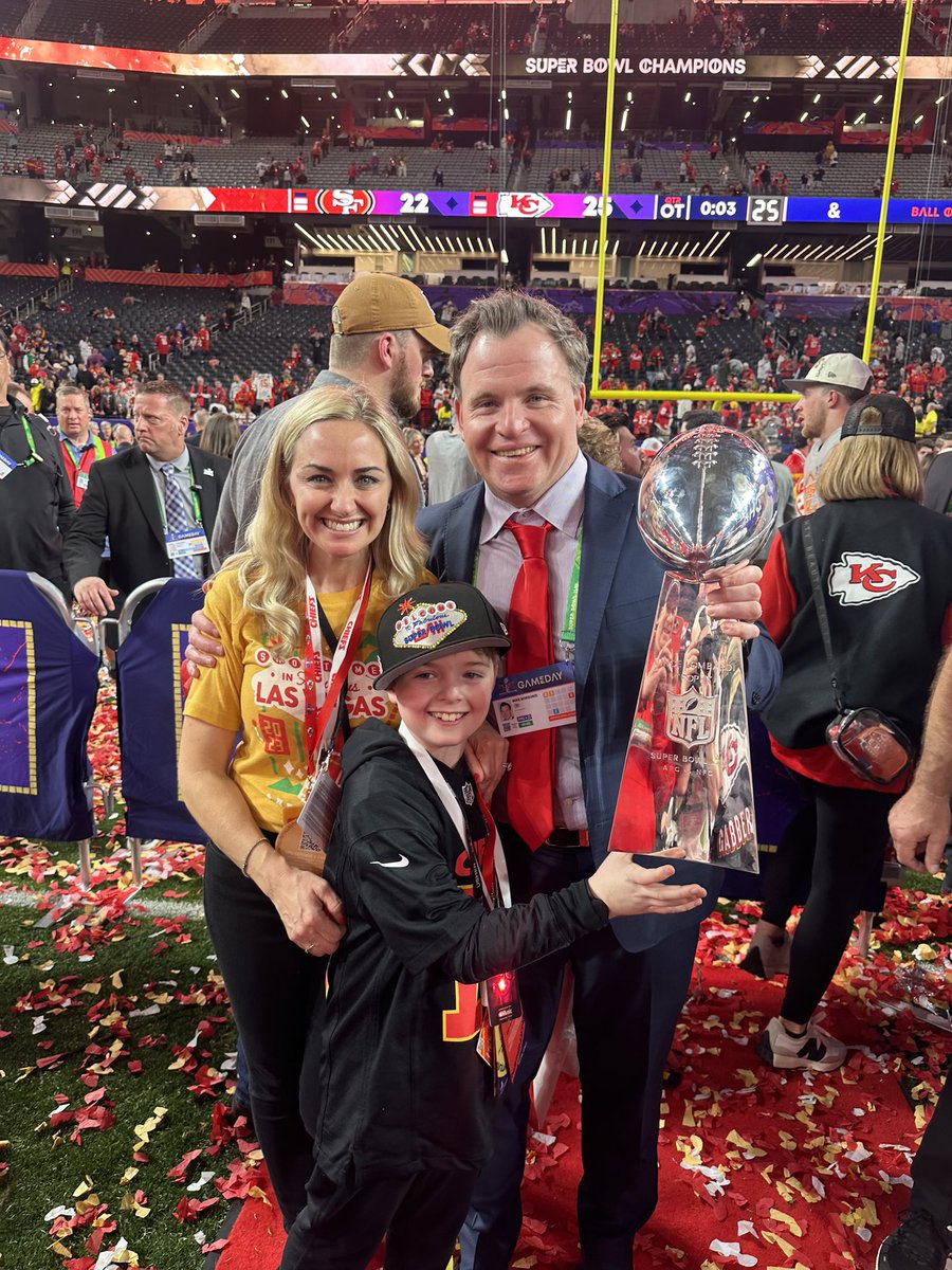 BostonHeraldHS's tweet image. This seems to be an annual tradition. Former Herald All-Scholastic Mike Borgonzi of Everett (now assistant GM of the Chiefs) handling some SB hardware. @RedFreddy