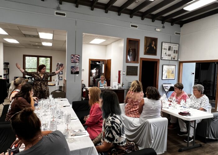 Gayane20000's tweet image. Are you interested to do a team-building event? I bring art to you in-person or online, just ask! #BeautyinArt #TeamBuilding #WellnessPrograms #SipandPaint #ArtforBirthday