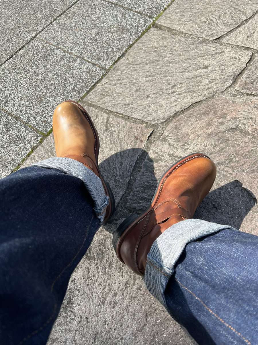 「一昨日、エンジニアブーツを慣らす為と思って調子に乗って12kmくらい歩いてみたら」|BANG-YOU（ばんゆう）のイラスト