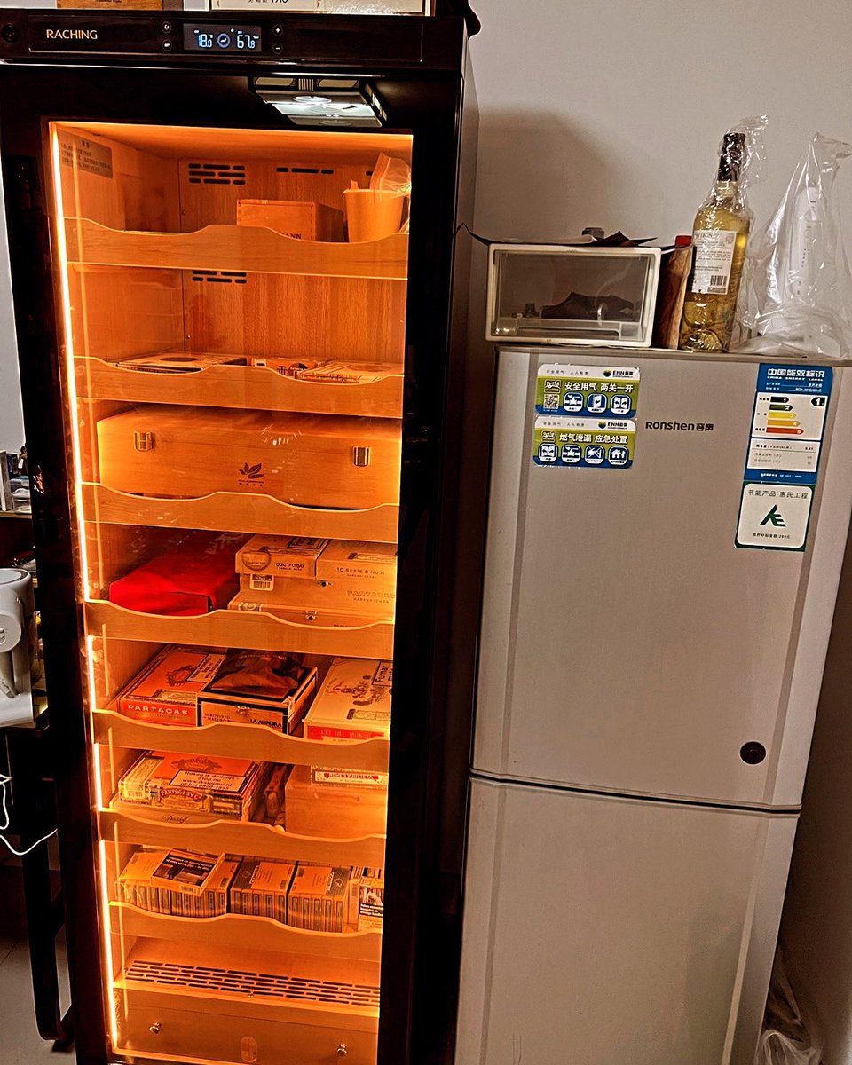 EleanorLiu78's tweet photo. Raching C380A electronic cigar humidor https://t.co/jkoNzCZIvh