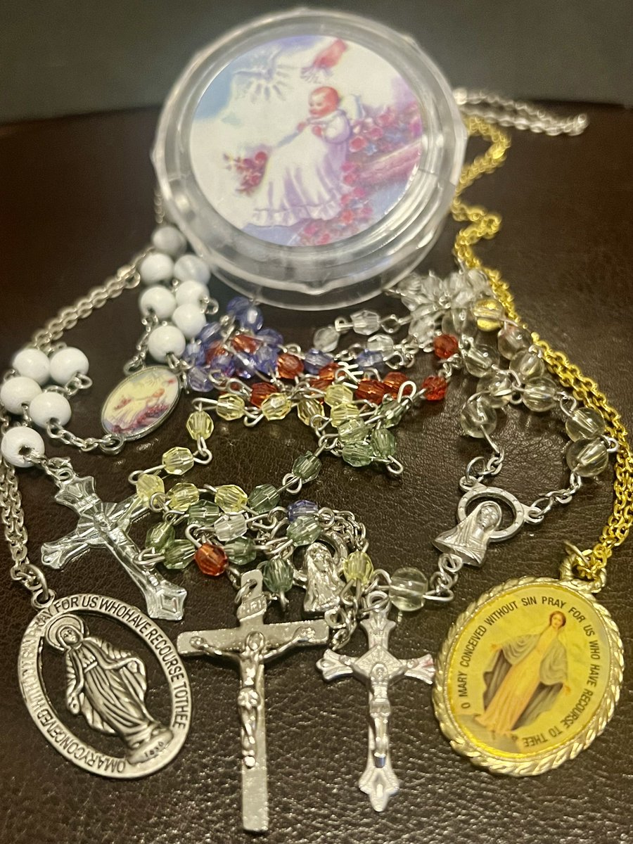 ROSARY LOT #Religious Vintage #CatholicRosaries Medals #Relics Crucifix FREE SHIP

#christian #rosary #rosaries #vintagerosary #miraculousmary #holymary #religiousjewelry #religiouscollectibles #collectibles #cross #crucifix #ebaylot #ebayfinds 

 ebay.com/itm/2666147926… #eBay