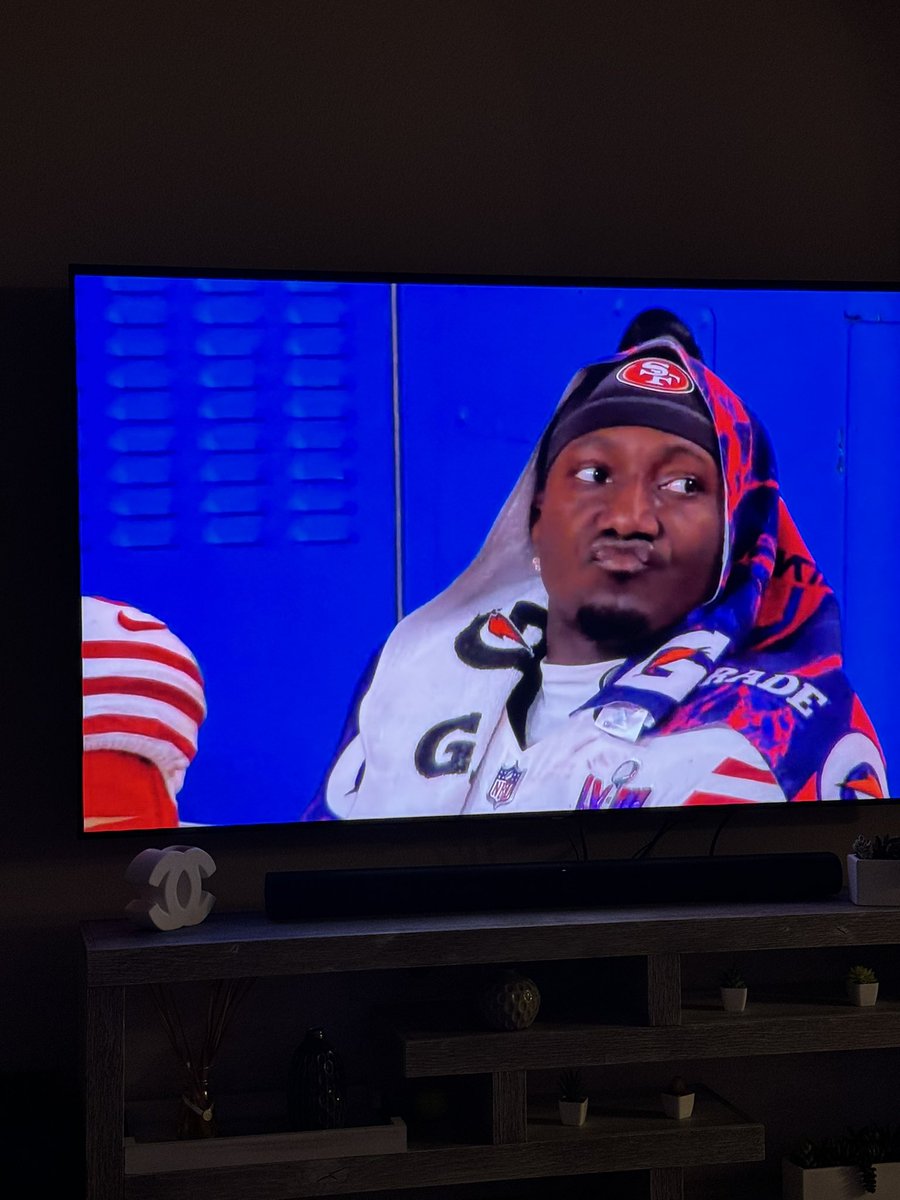 AsiVlad's tweet photo. @NFL https://t.co/bhjxFLfY6R