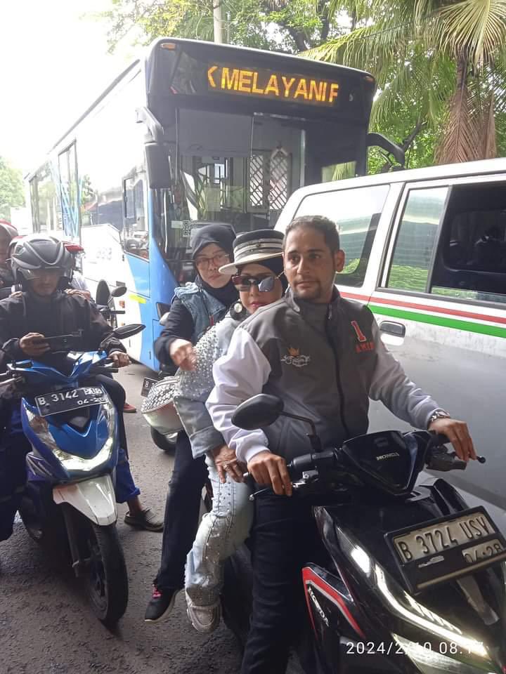 hilazach's tweet photo. Ahahahaha mau nambahin bukti data foto &amp; videonya🤣🤣🤣 nenekku pejuang PERUBAHAN! Bangga! https://t.co/0mTSyOES2r