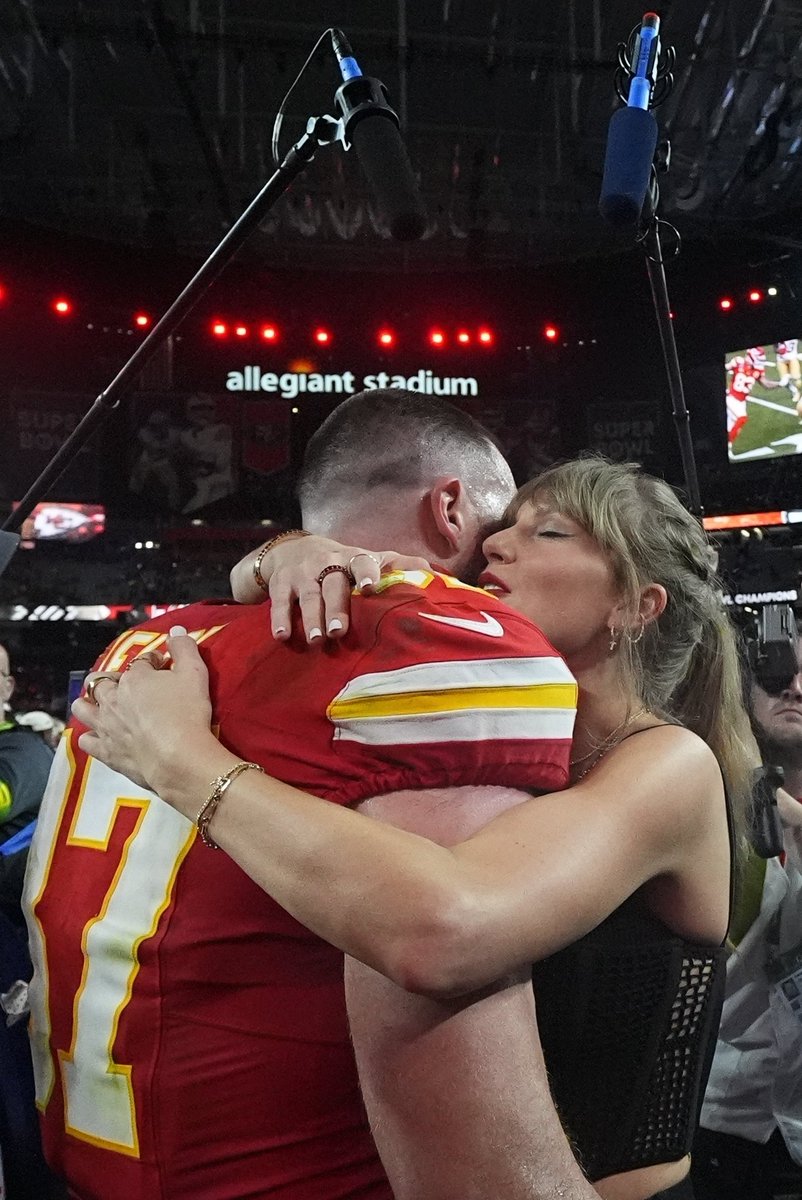 Karma is the guy on the Chiefs 🏈🏆🫶🏼 

#NFLMX | #SBLVIII | <a href="/ChiefsMexico/">Chiefs Mexico</a>