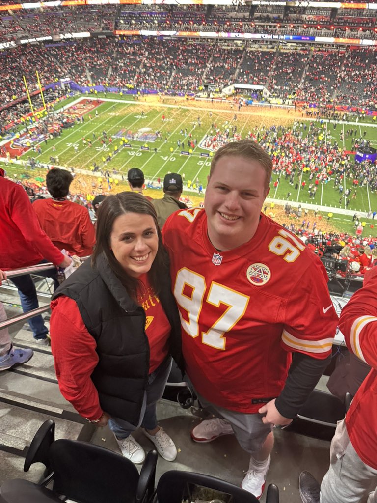 lauralynn06's tweet photo. What a weekend! Met @fanudike and celebrated a Super Bowl win with my brother! https://t.co/8ob6Zq45yH