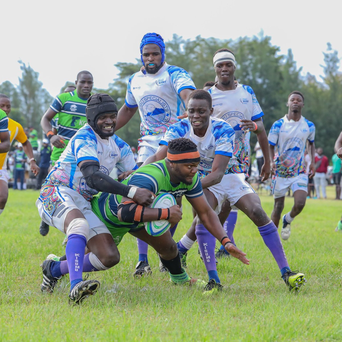 kcbrugby's tweet photo. #motivationmonday 
A new week to try again. Accept yourself, love yourself and keep moving forward. If you want to fly, you have to give up what weighs you down.
#believe #commitment #lionheartedrugby https://t.co/97qdJk4955