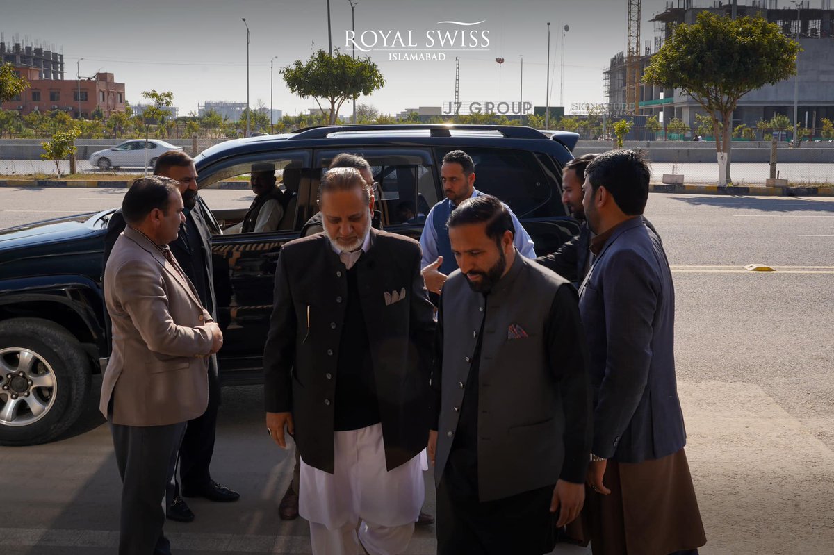 J7Group92's tweet photo. Sardar Attique Ahmed Khan President All Jammu &amp; Kashmir Muslim Conference, Ex-Prime Minister of AJ&amp;K visited Royal Swiss Islamabad today and had a bried meeting with the director of Royal Swiss Islamabad Mashooq Hussain.
🌐 https://t.co/bI2TSnrxwm
📞 UAN: 0335 7777 527
#J7Group https://t.co/vh8PKmYaol