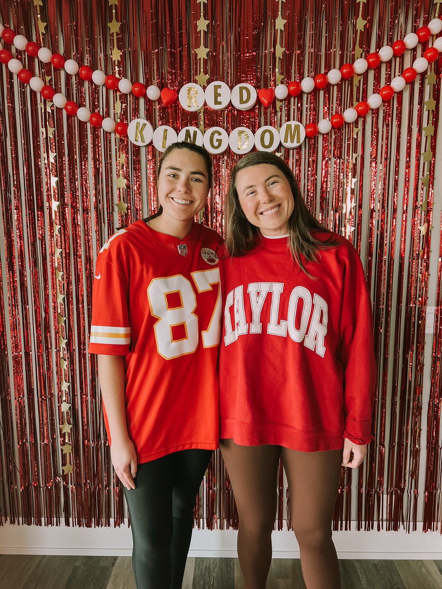 tdemaro17's tweet photo. in our super bowl era 
(ryley’s 26th birthday version) ✨ https://t.co/Luz1bO4Z0T