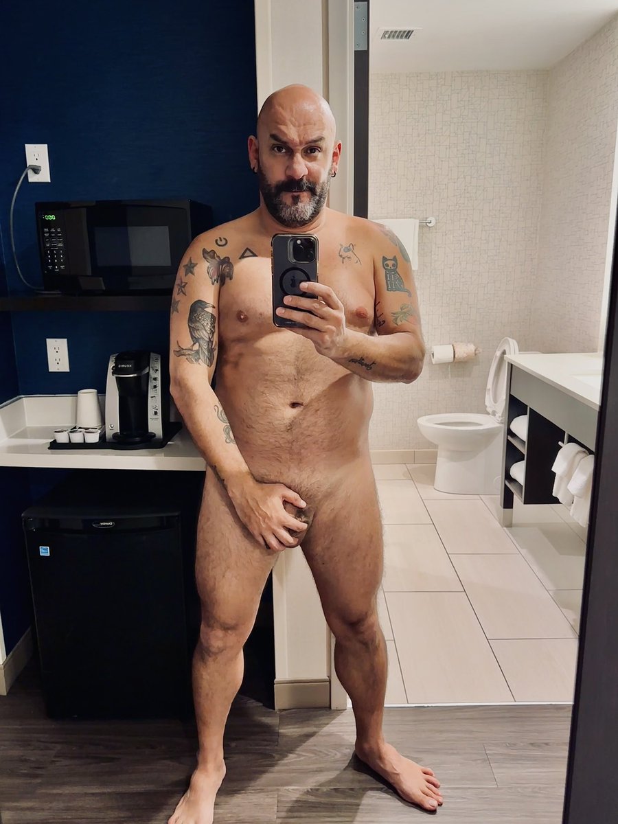 whitecrow83's tweet photo. 😈 mirror 🪞 🪞 🍎 🧟 https://t.co/t3SoOcBm5i