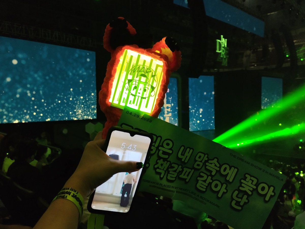 atellay_'s tweet photo. sm stan for life 🤟🫶

#thedreamshow2_in_manila
#theoddoflove_in_manila
#PENSHOPPExCHANYEOL 
#neocity_the_unity_in_bulacan https://t.co/h8z3f53D0O