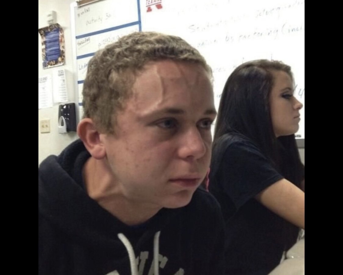 BostonHardo's tweet photo. Me watching the Super Bowl resisting the urge to bring up the old patriots ever 2 seconds https://t.co/qBOZjYpHSQ