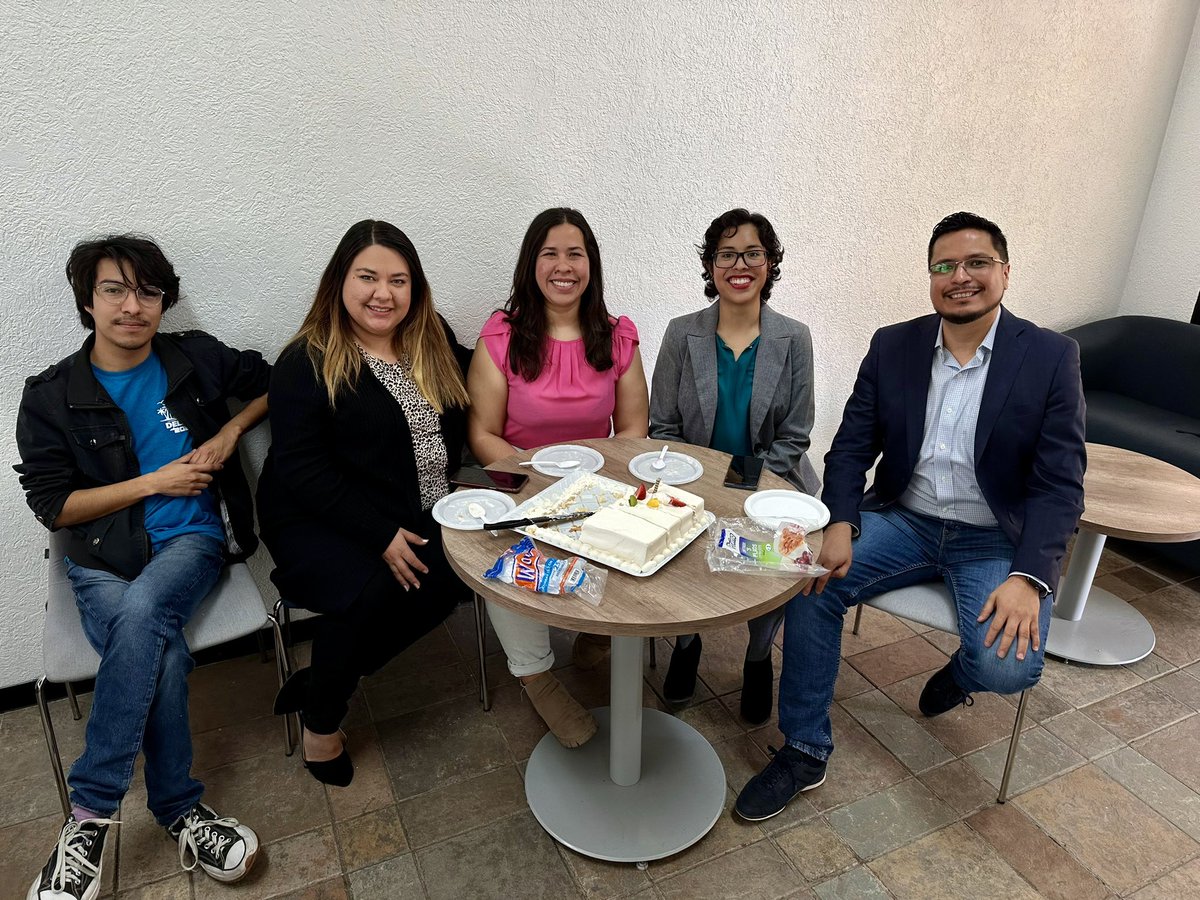 mota_josue's tweet photo. 🙌#11F 👩🔬🧑🔬🧪🧩🌱⚛️ This is to acknowledge the crucial contributions and hard-work of women in my group. I'm so proud of them and thankful for counting with such talented researchers!
#WomenInScienceDay #WomenInSTEM
#PolymLab
@Cfata_Unam https://t.co/EVKaItqRRi