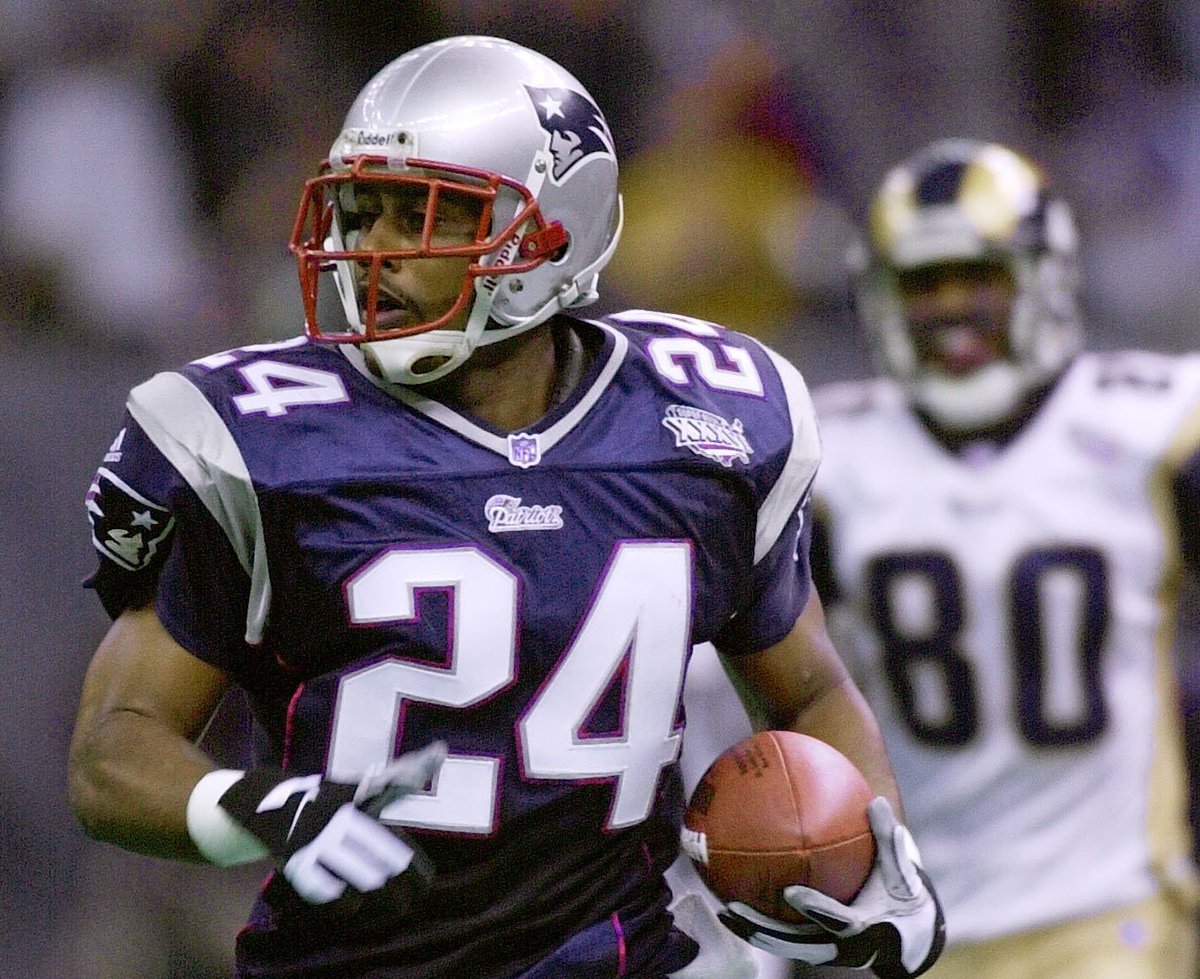 ThePoniExpress's tweet photo. Congratulations to Bridgeville’s finest. Chiefs WR Justin Watson. 3x Super Bowl Champ. Joins Joe Montana and Ty Law as guys from Western PA with 3  (or more) Super Bowl rings. Couldn’t have happened to a better guy. https://t.co/9ax05D91yl