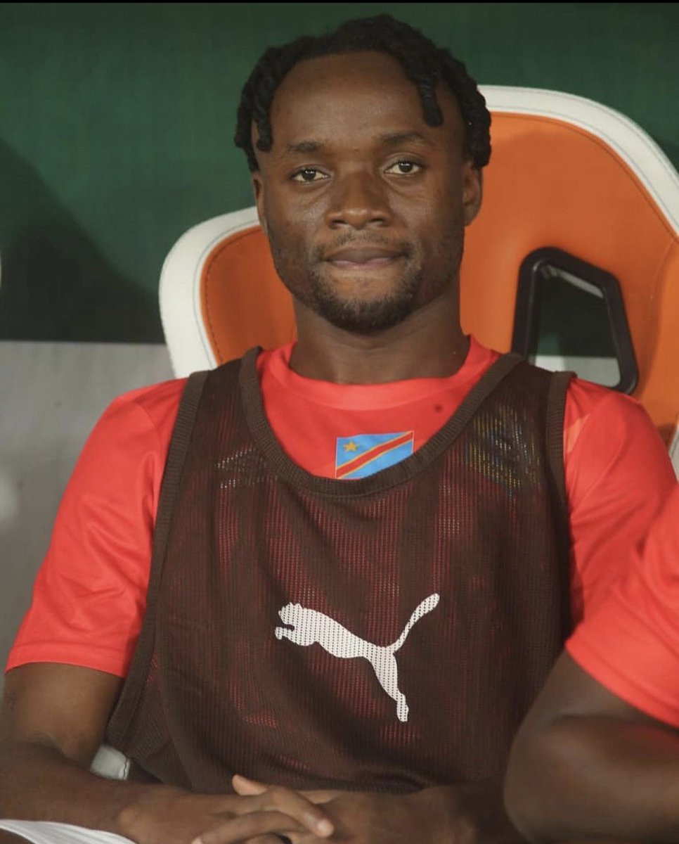 scopeboiii's tweet photo. MAYELE ALIJICHIMBA KABURI MWENYEWE.

1: Alianza kusema Mamelodi Sundowns walitengeneza hila ili anyimwe VISA ya kuingia S.A kwenye mchezo wa CAFCL.
2: Azam FC wanakamia mechi
3: Tanzania ilicheza na mabeki 5 kwenye mechi yao AFCON
4: Leo anasema anatumiwa Majini. 😁😁 https://t.co/uJwVGmCZW8