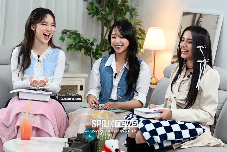 KPOPFAVE_'s tweet photo. [240212] @TripleIz_twt : Road To Debut dump (1)! 📸🫶 #TripleIz #Triple_iz #트리플아이즈 #SECRET_NUMBER #시크릿넘버 #DITA #디타 #ICHILLIN #아이칠린 #E_JI #이지 #XIN #엑신 #ARIA #아리아 https://t.co/CyFgAYvJRt