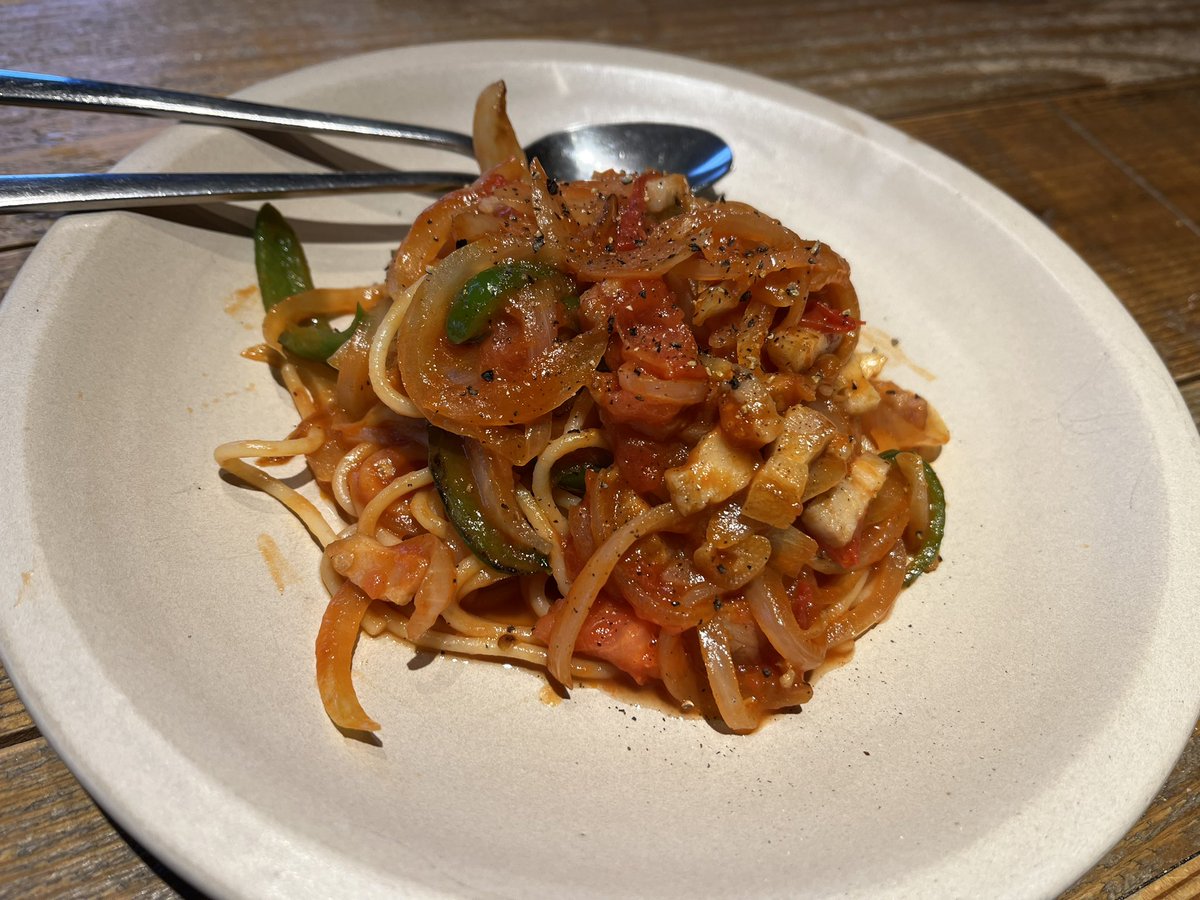 DoorsCoffee's tweet photo. 【T店長のまかないシリーズ】
パスタウィーク
・かぼちゃのクリームパスタ
・チリソースのボロネーゼ
・ベーコンとピーマンのトマトソース
・ほうれん草カルボナーラ

余り食材をおいしく使うのは
まかないの基本ですね。

ごちそうさまでした。

 #本日のまかない #笠置 https://t.co/pISSmwBvok