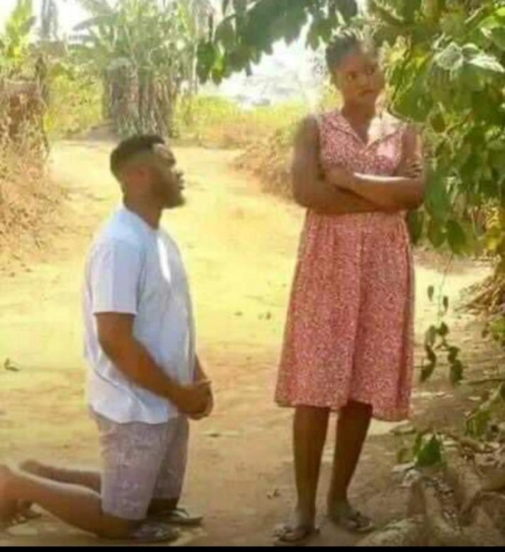 paul_junub's tweet photo. Guys Nyandeng is still making life hard πππ she has again rejected the dinner date plan .
I need help because I can't go solos for the Digitel Valentine's day dinner .
#BreakingTheDigitalDivide #LoveIsGreen #SSOX https://t.co/3cMpalESYy