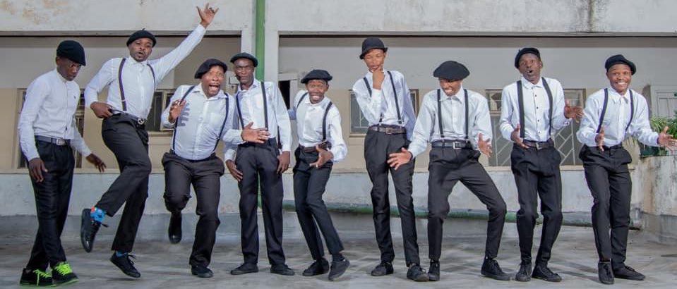 IyasaZw's tweet image. Salibonani Bantu bakithi NgoMvulo!!! 

Silifisela okuhle kodwa kuyonale iviki. 

Siyalithanda kakhulu 😍❤️

#IyasaZw