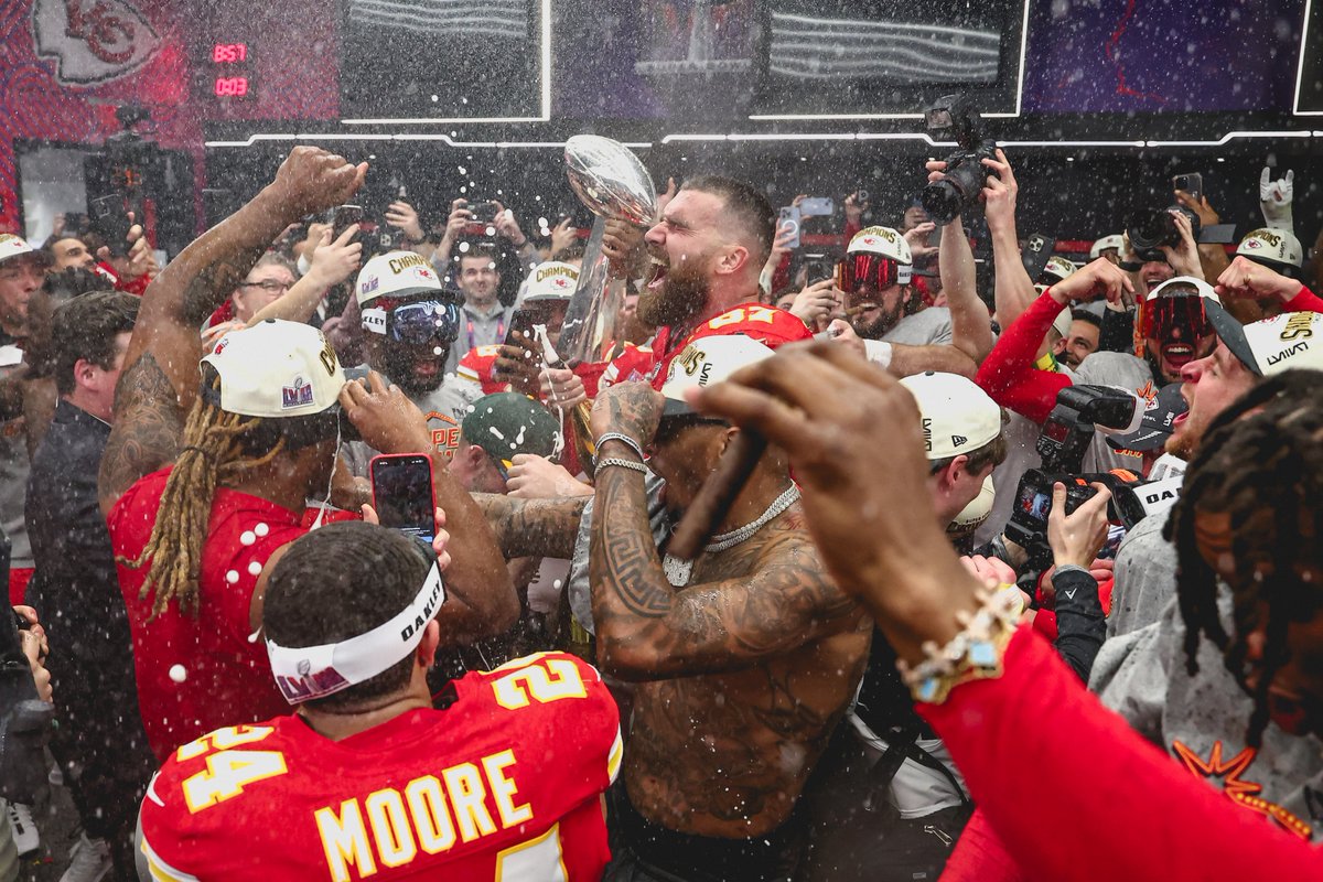 Chiefs's tweet image. LET THE PARTY BEGIN!!!