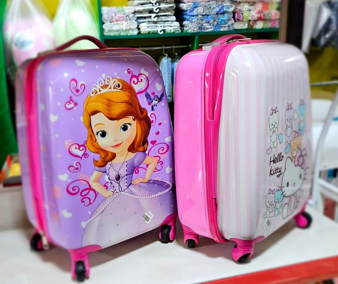 RiscoKids's tweet photo. Get you child a travel suitcase or travel bag from any of our locations.
Price: 130,000/=
Call OR WhatsApp +256 759 676 / 0759 676225
#babyitems #babygirl #babyboy #diaperbags https://t.co/ZZ58y0KuOU