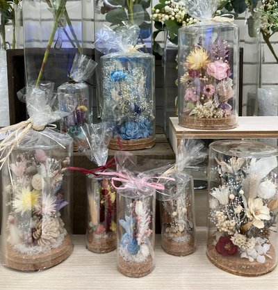 Hands_Hiroshima's tweet image. おはようございます。只今開店しました。 

 広島のドライフラワー専門店 
『#iolite(アイオライト)』

 3月31日（日）まで 6Fにて取り扱い中✿

お部屋のインテリアにも、プレゼントにもおすすめです✨

詳しくはこちらから→
hiroshima.hands.net/item/iolite-1.…… 

今日もすてきな一日を（#ハンズ 広島店）