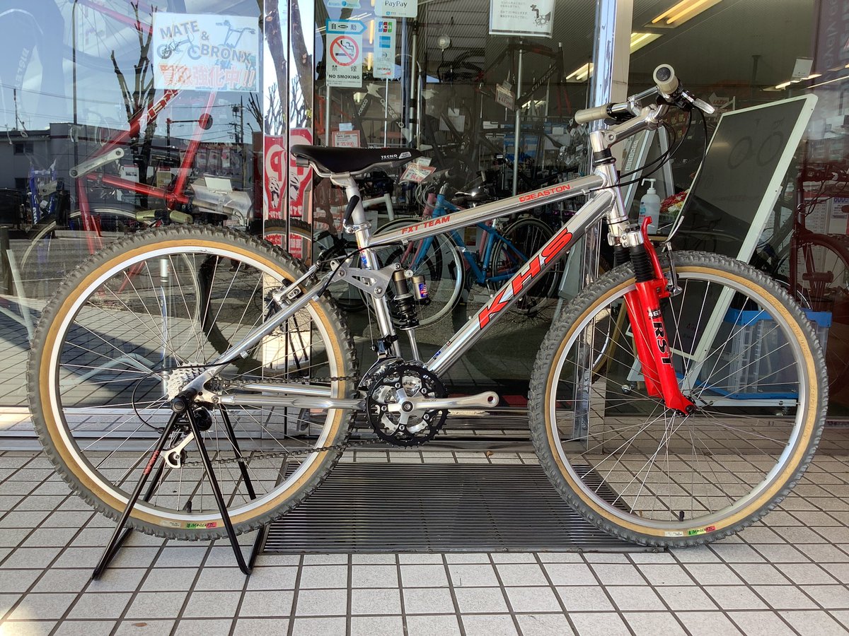 Sagamihara_3196's tweet photo. KHS :TEAM
EASTONパイプ
ポリッシュが眩しいOLD MTB✨
使用パーツも豪華です⚙️
TEAM:¥58,300-
FXT TEAM :¥39,600 -
#KHS
#MTB
#EASTON
#sellesanmarco
#DeoreXT https://t.co/QqYDGup1Pq