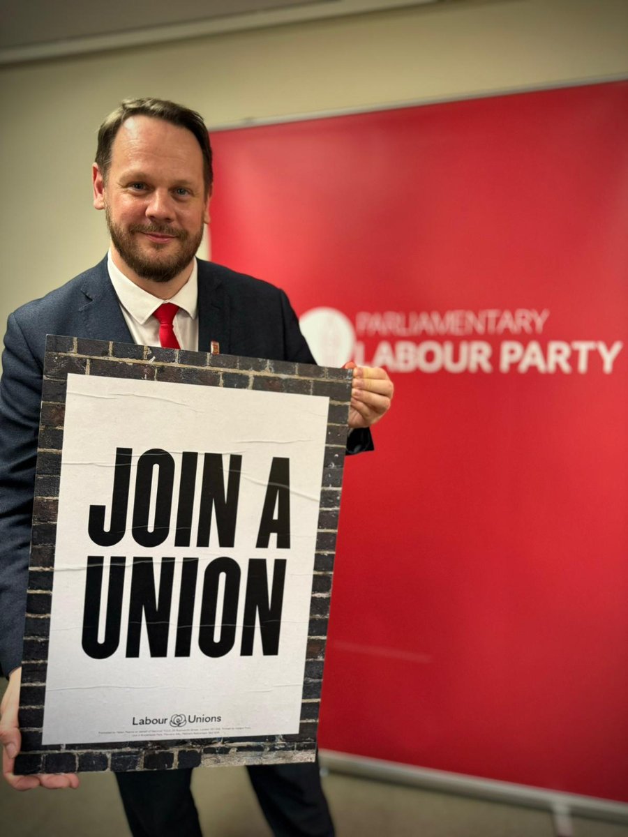 simonlightwood's tweet image. It's Heart Unions week! The Tories have broken Britain, and working people are paying the price – with more than a decade of falling and flatlining pay. In contrast, Labour has a plan to #makeworkpay and improve working conditions for everyone. 🌹