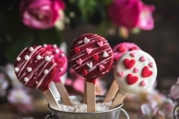 Para los amantes de la cocina, ¡compartimos la receta de las 'Galletas del Amor' para hacer en casa! 🍪 Encuentra la receta en nuestro #BancoDeRecursos en #LecturaFácil. ¡Celebra el amor! 💖#SanValentín 👉fpurisimaconcepcion.org/wp-content/upl…