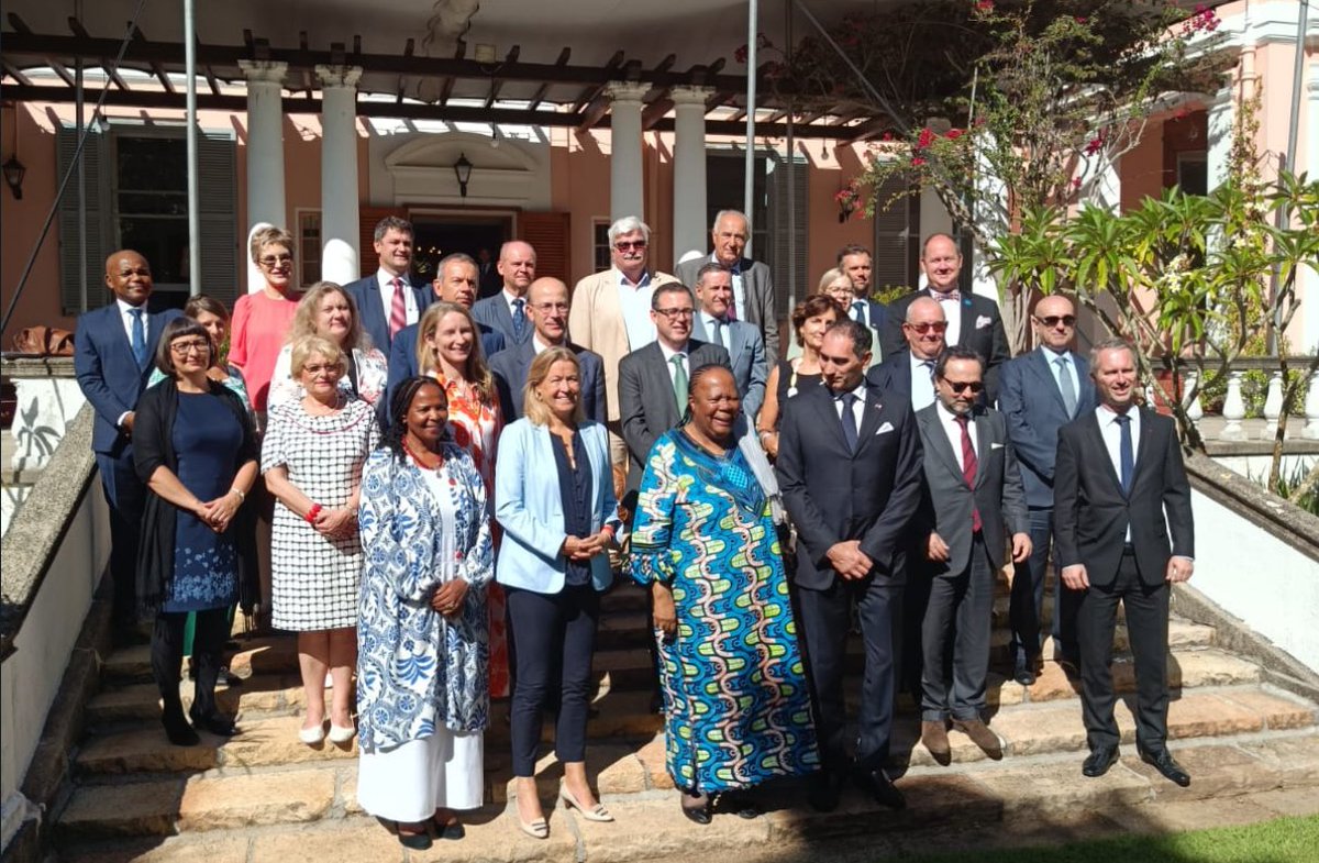This morning, the European Union Ambassadors in South Africa hosted <a href="/DIRCO_ZA/">DIRCO South Africa</a> Minister H.E. Naledi Pandor at the Italian Residence in Cape Town 

Excellent discussions on #SouthAfrica's foreign policy and relations with the EU 🇪🇺🇿🇦

#strongertogether