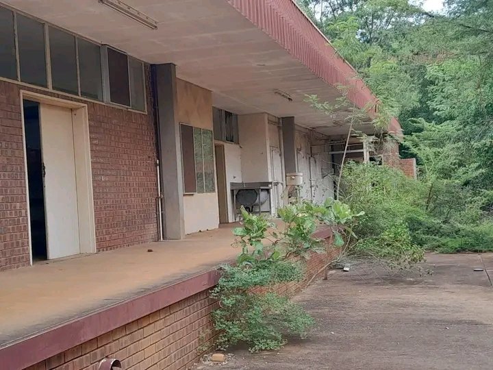 IsMeEmmanuel's tweet photo. Giyani College yo Bola hiri kona mara. Mfumu wa n'wina wuhi dlele. https://t.co/psQUbGqynP