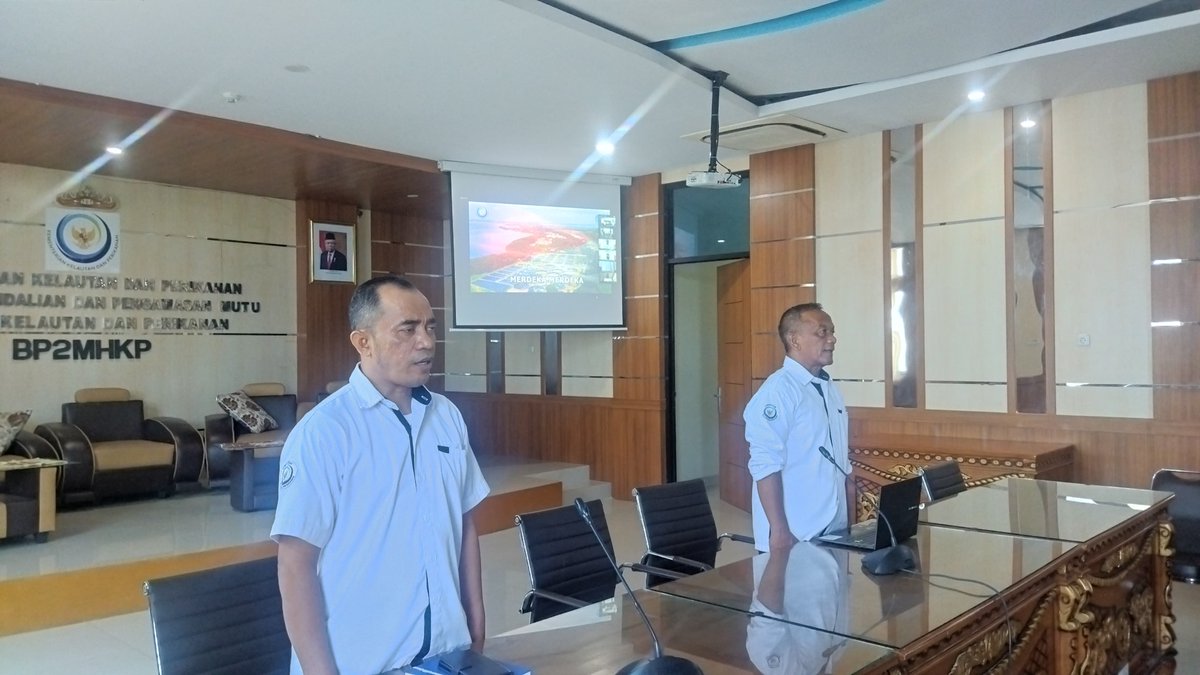 BPPMHKPLampung's tweet photo. 12/2 #RBKKPHebat #ZIBKIPMLAMPUNG Apel Pagi Vitual dengan BPPMHKP dan Seluruh UPT BPPMHKP dipimpin Sekretaris BKIPM dan diikuti Kepala UPT & seluruh Pegawai di Aula Kantor UPT BPPMHKP Lampung #BPPMHKP
#25TahunKKP
#SailBeyondWithBlueEconomy
#2024KKPBeyond
#saktiwahyutrenggono https://t.co/j5QengKgR5
