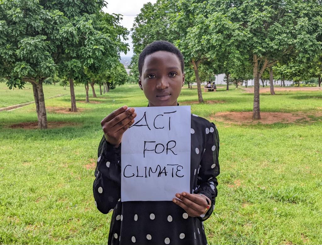 NjileHappyness's tweet photo. The only way to end the climate crisis is to massively reduce carbon emissions - primarily by stopping the burning of fossil fuels.#PauseAndAmplify
#JustTransition24 #Riseupmovent @vanessa_vash @Fridays4future https://t.co/8MD4pqhPPp