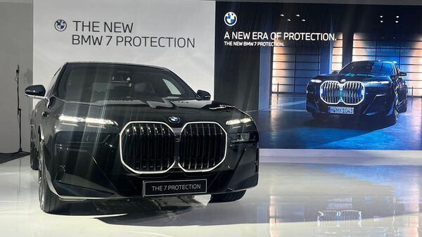HTAutotweets's tweet photo. #BMW7SeriesProtection is ultimate fort on wheels, can thwart bullets, bombs
It is a heavily-armoured vehicle that is tasked with the solitary mission of keeping its occupants safe regardless of the nature of threats. #BMW7Series @bmwindia
https://t.co/85G5w61cAK https://t.co/UKzC7Ery93